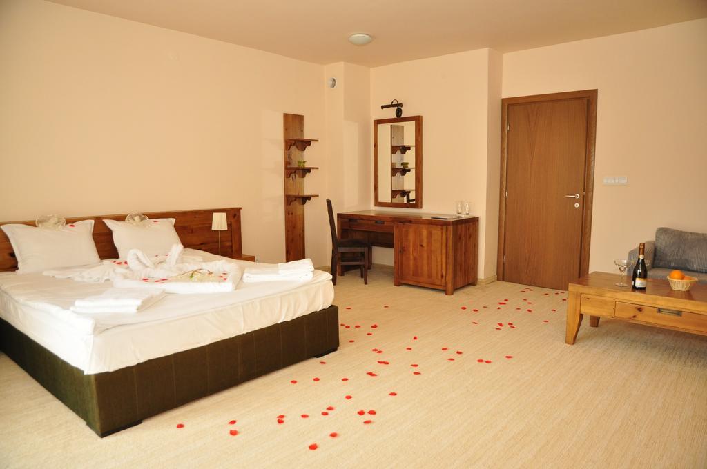 3 Mountains Hotel Bansko Exterior photo